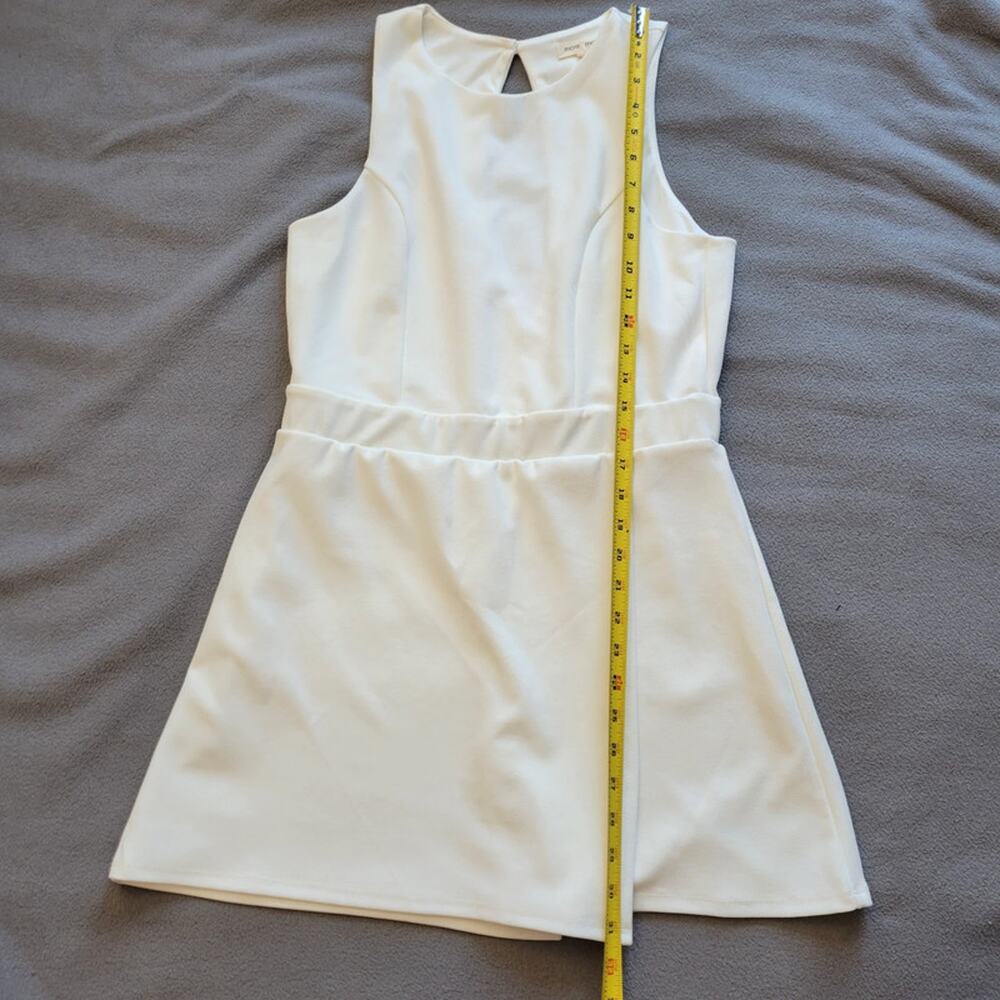MOA MOA Sleeveless Romper Womens Large Cream Skort Jumpsuit Overlay Oval Cutout - Picture 3 of 13
